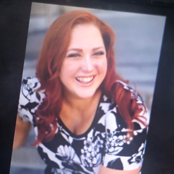 Meet your Posher, Elaine - Picture 1 of 1